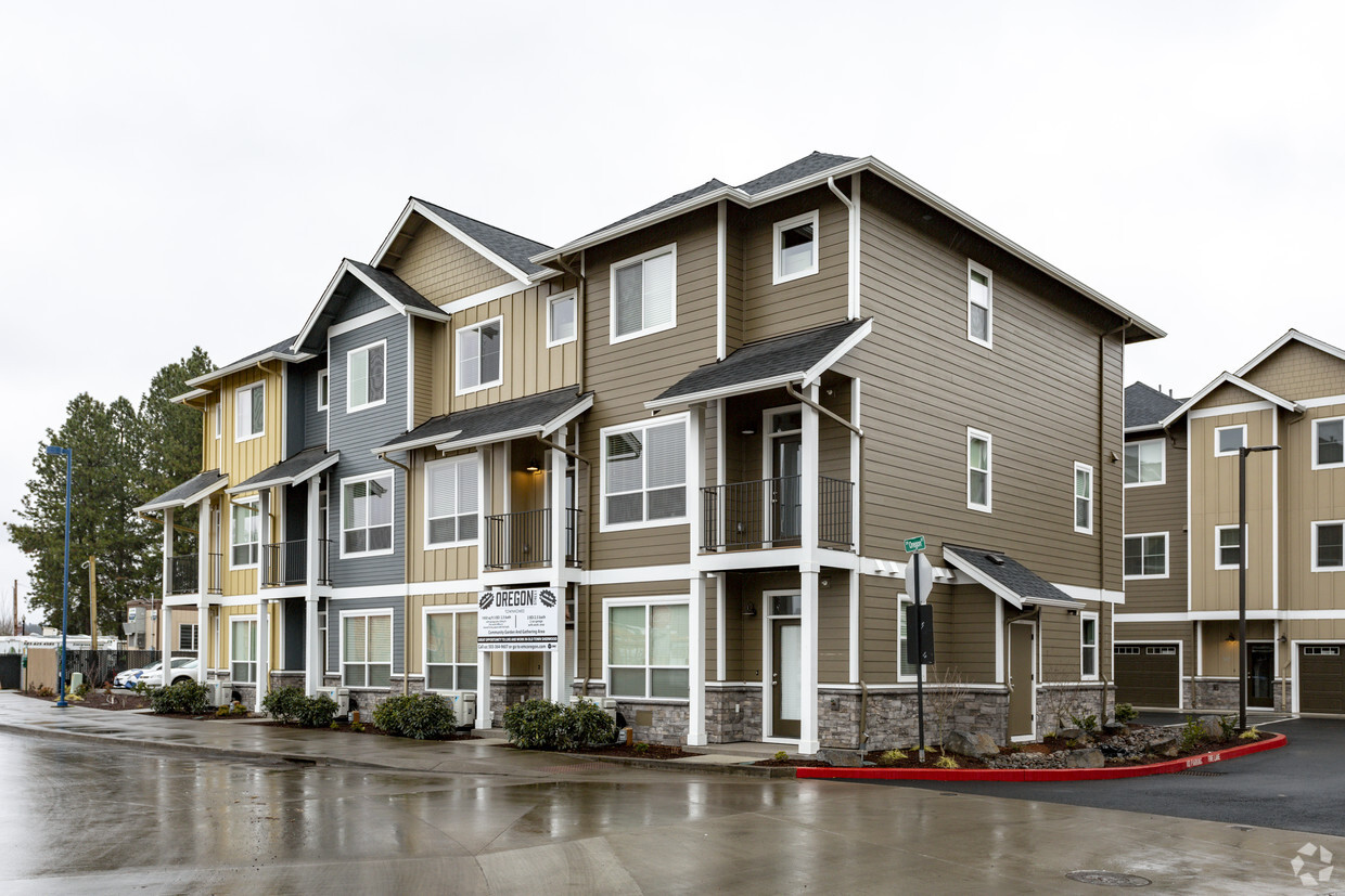 Primary Photo - Oregon Street Townhomes