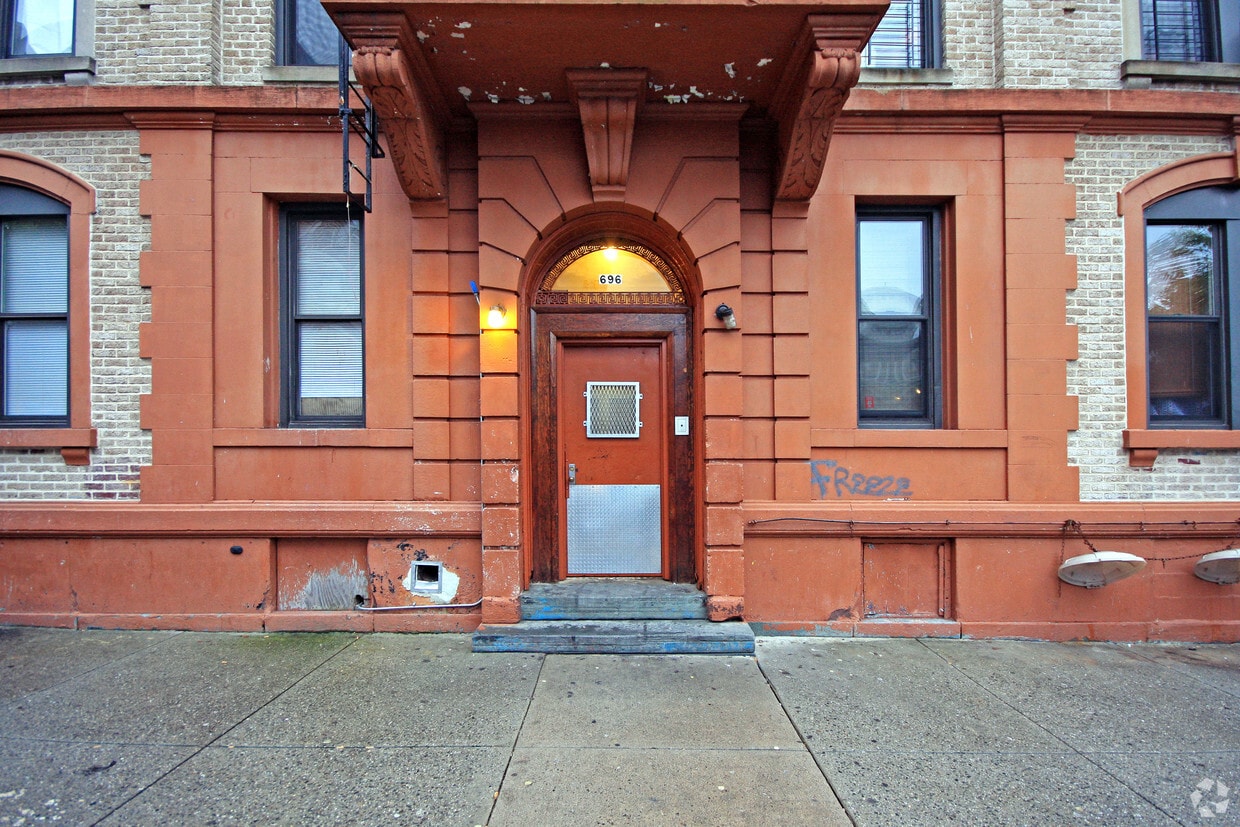 698 Willoughby Avenue - 696-698 Willoughby Ave