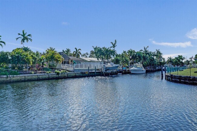 Foto del edificio - 949 SE 10th Ct