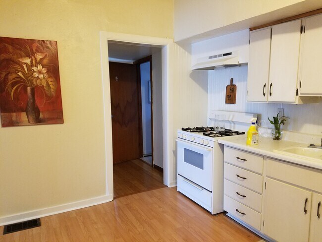 Kitchen - 211 W Eureka St