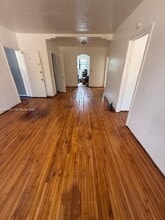 Building Photo - 987 Bay Dr