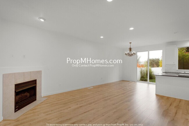 Foto del edificio - Beautiful Townhome in Parker Crest – Modern Finishes, Private Backyard, and Prime West Linn Locat...