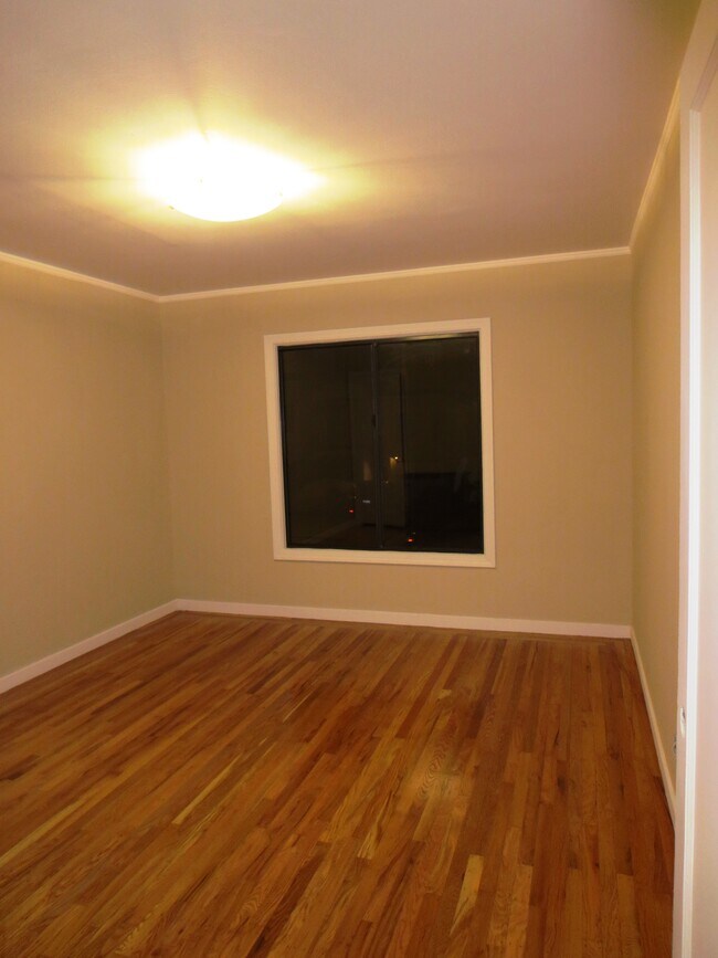 bedroom - 1356 17th Ave