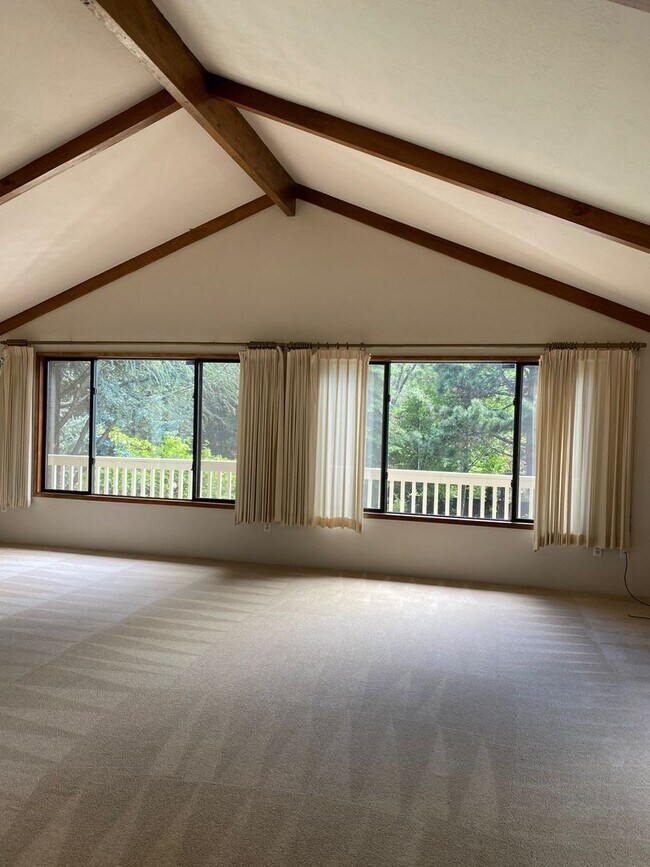 Foto del edificio - 2 Bedroom plus bonus room 2 bathroom house...