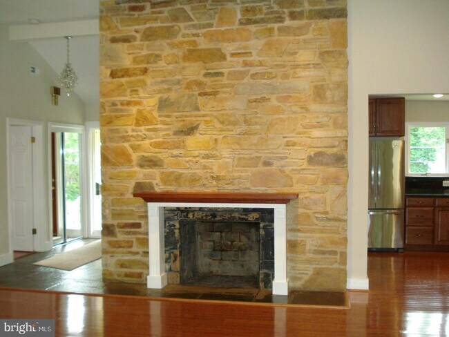 Building Photo - 3143 Juniper Ln