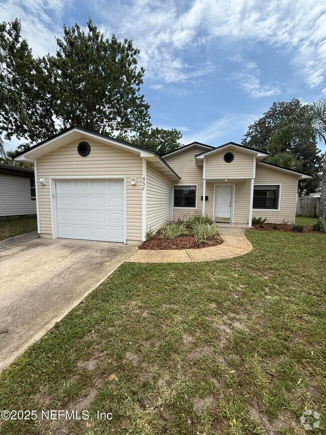 Building Photo - 537 Oleander St