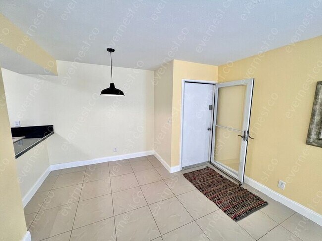 Foto del edificio - 1799 N Highland Ave