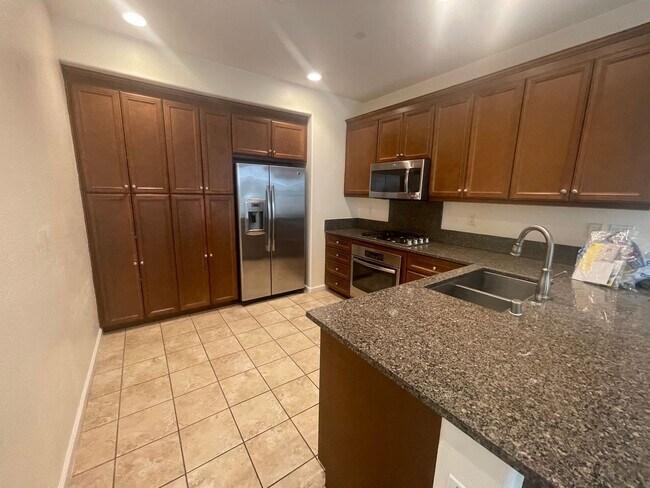 Foto del edificio - 3 Bedrooms in Paseo Del Norte of Roseville
