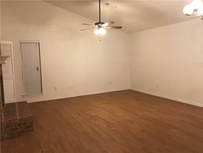 Foto del edificio - 901 Cedarland Blvd