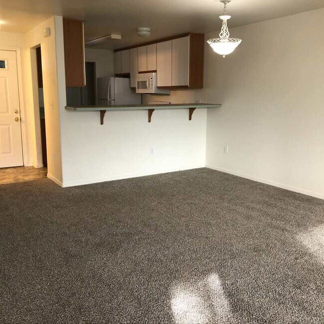 Foto del edificio - 548 NE Negus Loop