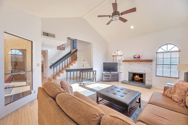 Building Photo - Gorgeous Furnished Home in McCormick Ranch