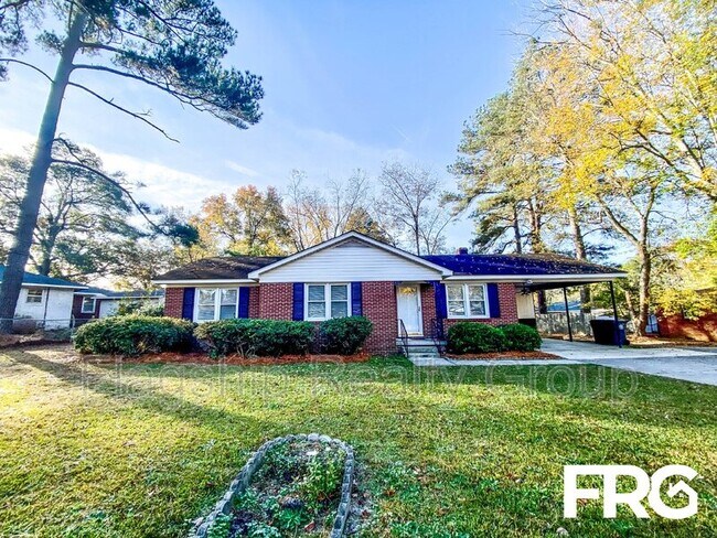 Building Photo - 2025 Azalea Dr