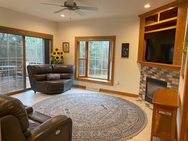 Living room, with private deck - N72W17575 Good Hope Rd