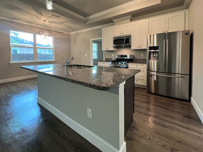 Building Photo - 3BR/2BA Home in Strawberry Fields