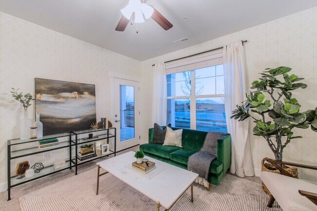 Foto del edificio - 74 Silver Springs Drive