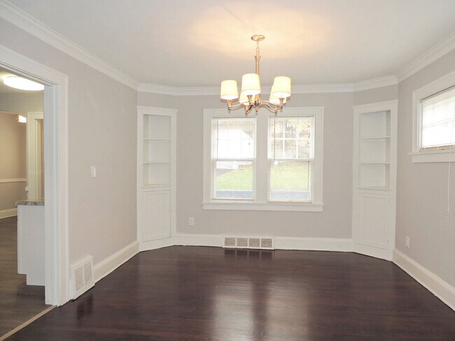 Foto del edificio - 3 Bed - 1.5 bath Colonial for Rent!