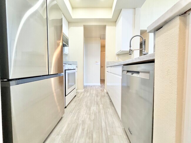 Foto del edificio - 5620 Yolanda Ave