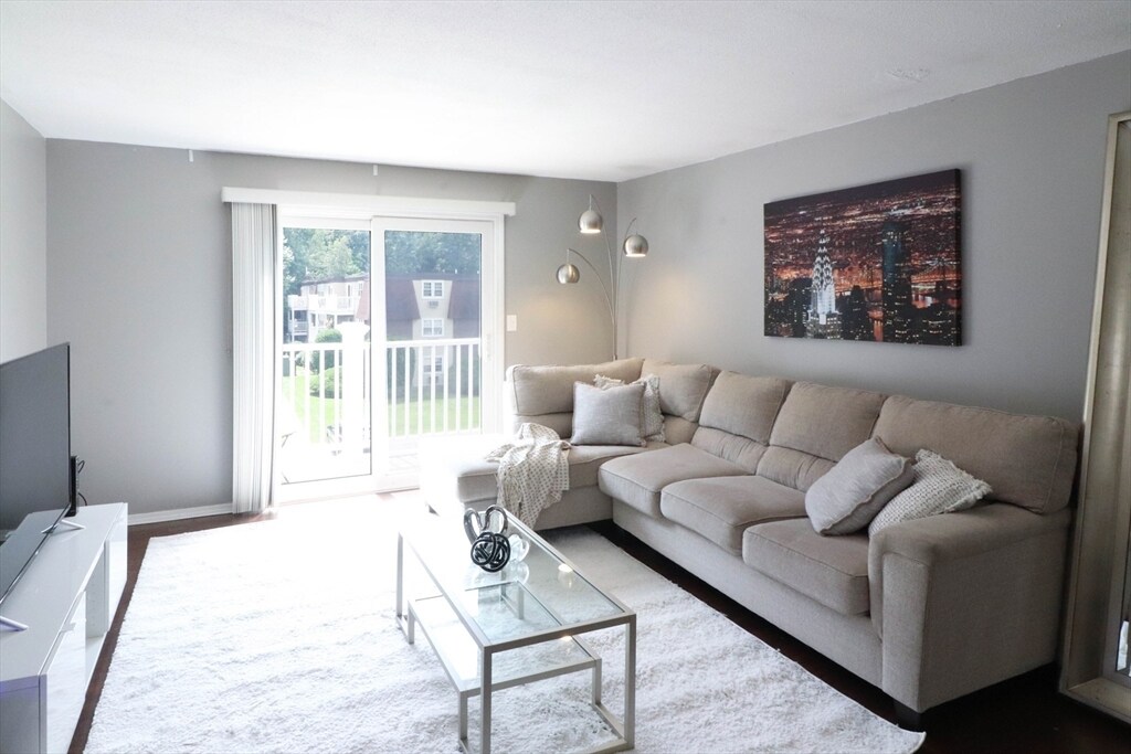 180 Main St Unit F135, Bridgewater, MA 02324 Condo for Rent in