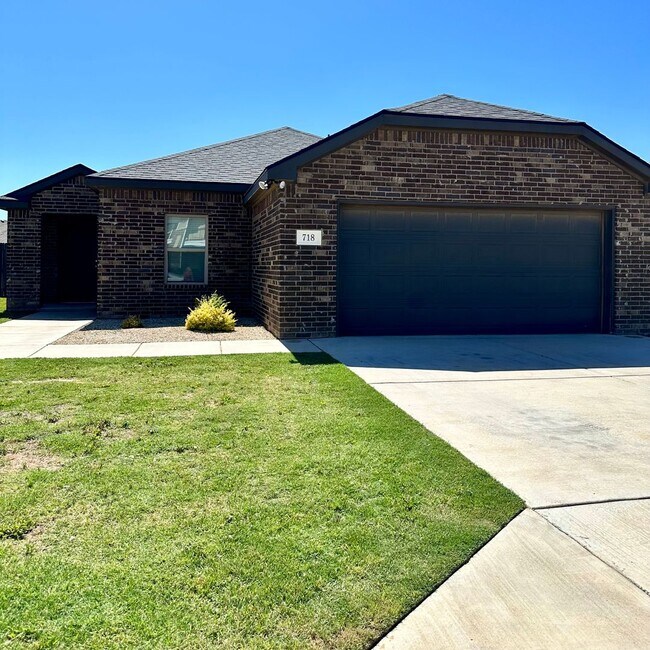 Building Photo - Pre-Leasing for June 2025! - 4 Bedroom Hom...