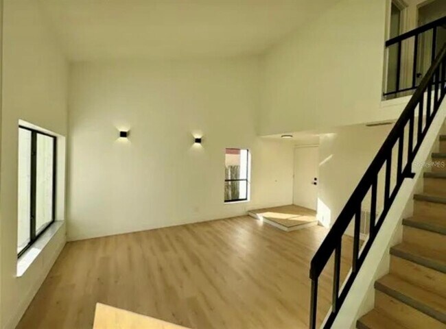 Foto del edificio - 640 Macduff Ln