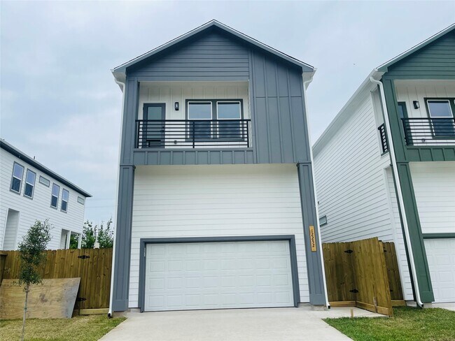 Foto del edificio - 12266 Kirkgard Dr