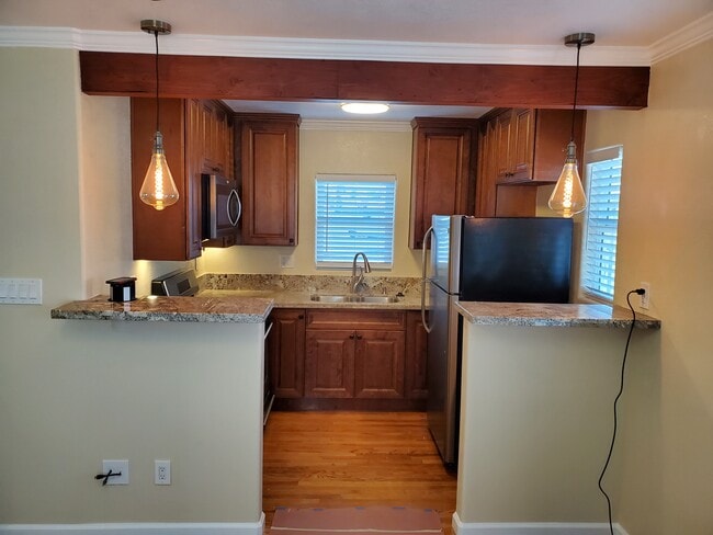 Building Photo - 3549 Highland Ave