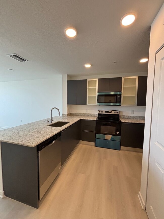 Building Photo - Beautiful and Brand New Apartement in MILLENIA PARK
