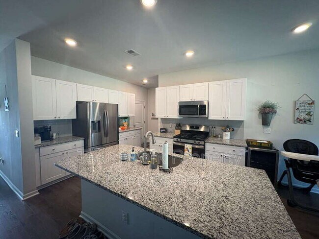 Foto del edificio - 493 Spanish Wells Rd