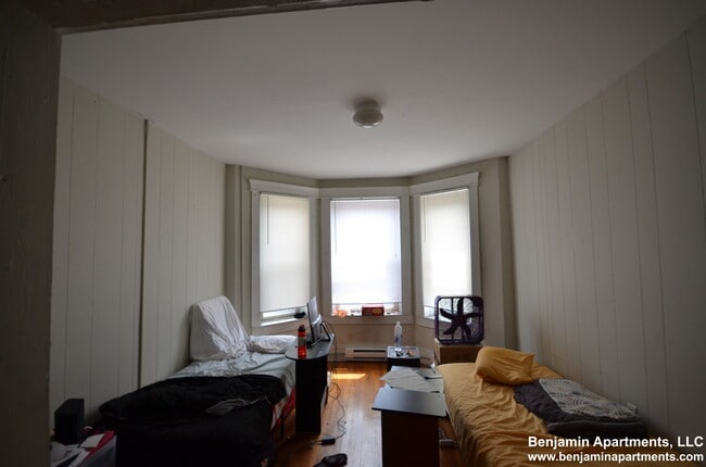 Building Photo - 883 Huntington Ave