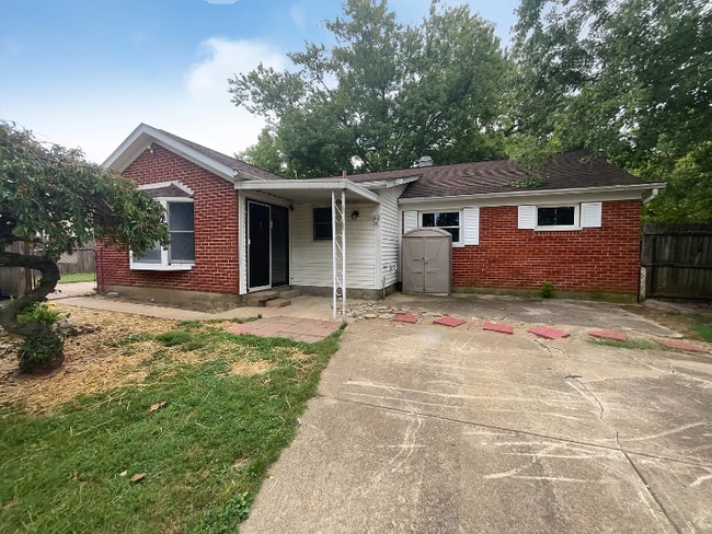 Building Photo - 210 Littlebrook Dr