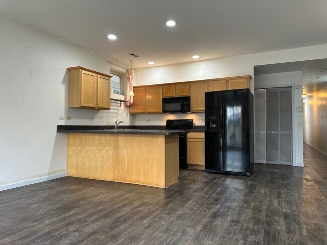 Foto del edificio - 2423 W Harrison St