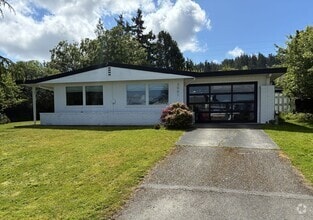 Building Photo - 3001 Oakes Ave
