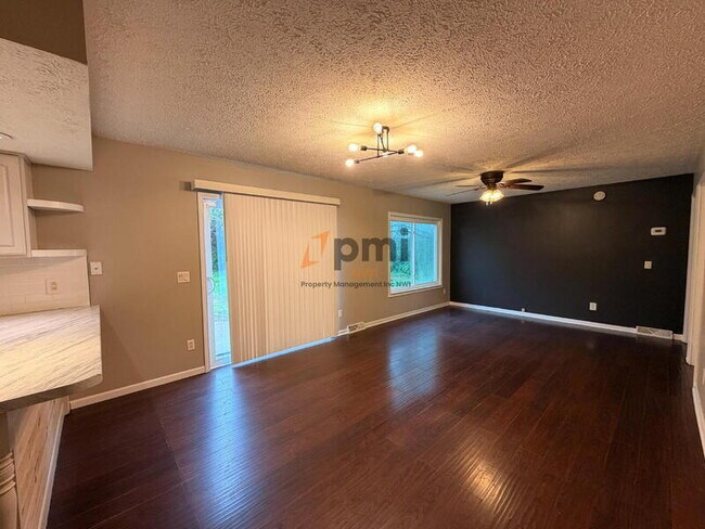 Foto del edificio - 14998 S 575 W