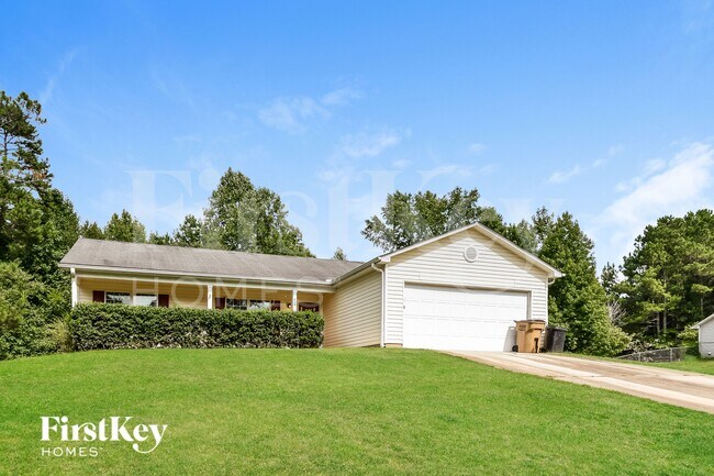 Building Photo - 738 Trickle Ln
