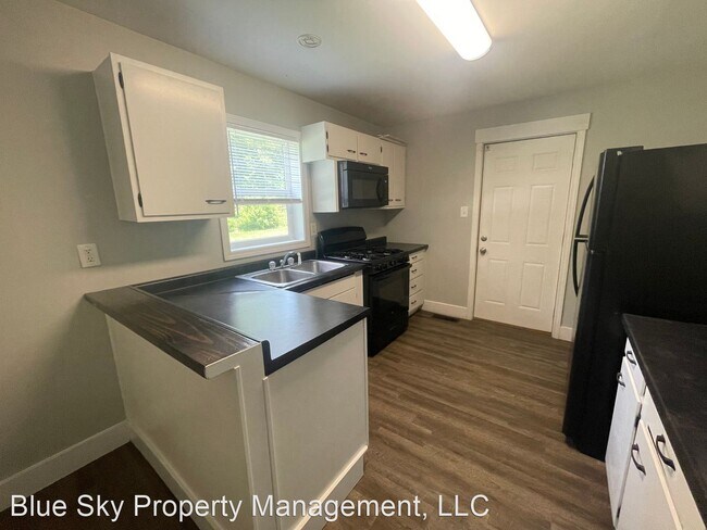 Building Photo - 3 br, 1 bath House - 800 South Ribble