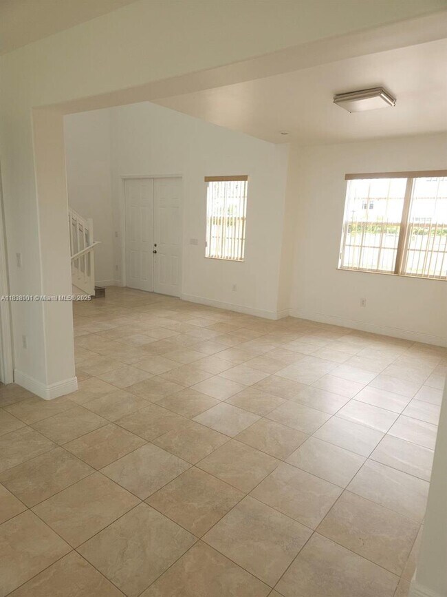 Foto del edificio - 7001 SW 89th Ct