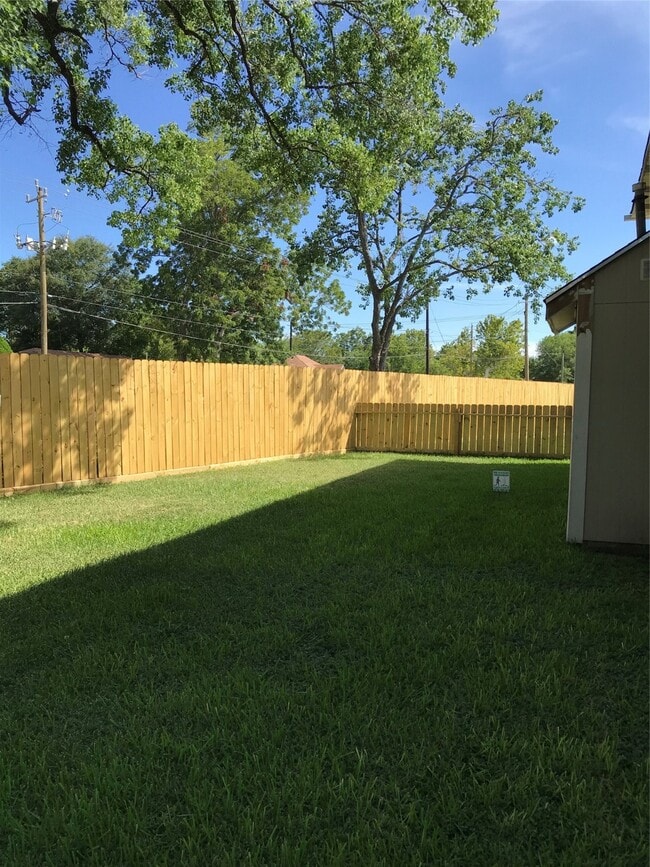 Foto del edificio - 1020 N Main St