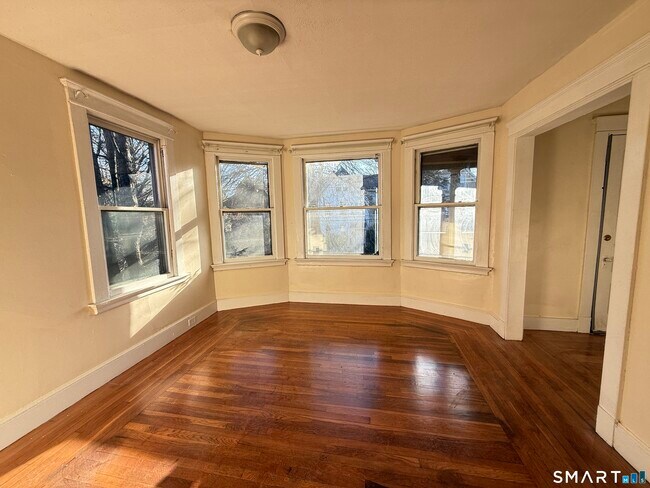 Foto del edificio - 867 Elm St