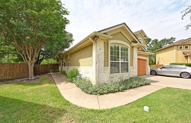 Building Photo - 1800 Jentsch Ct