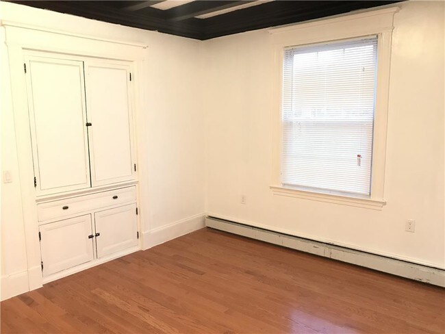 Building Photo - 99 Bentley St