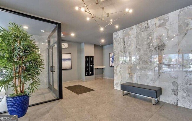 Foto del edificio - 6890 Peachtree Rd
