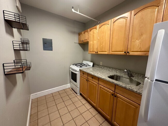Building Photo - 1 Bedroom
