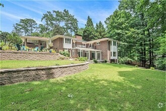 Building Photo - 1620 Stonecliff Dr