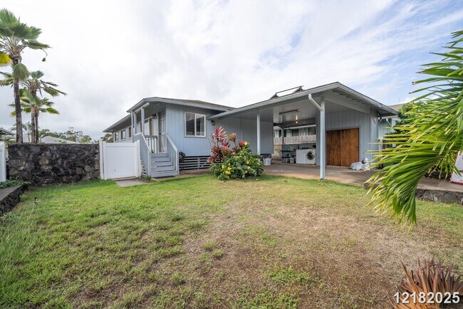 Foto del edificio - Spacious 4-Bedroom Home in Desirable Ewa Beach Neighborhood