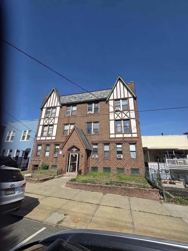 Foto principal - 901 Grand Ave