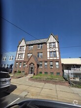 Building Photo - 901 Grand Ave