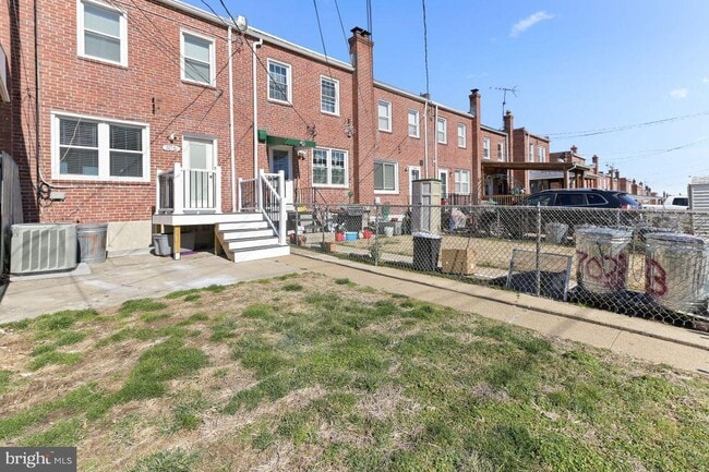 Building Photo - 7031 Eastbrook Ave