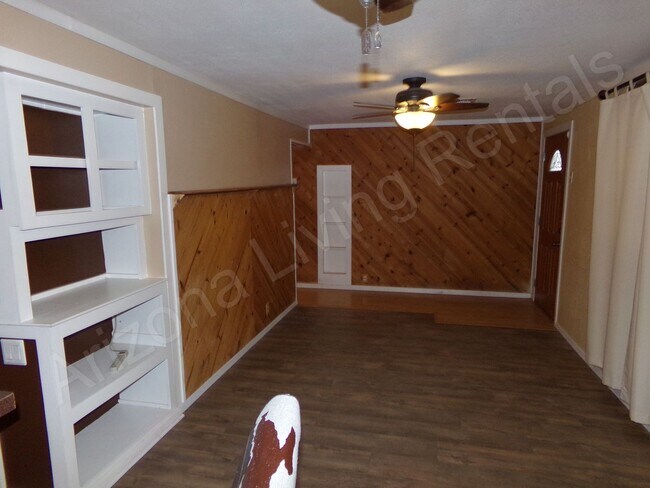 Foto del edificio - ADORABLE 2 BEDROOM 1 BATHROOM HOME