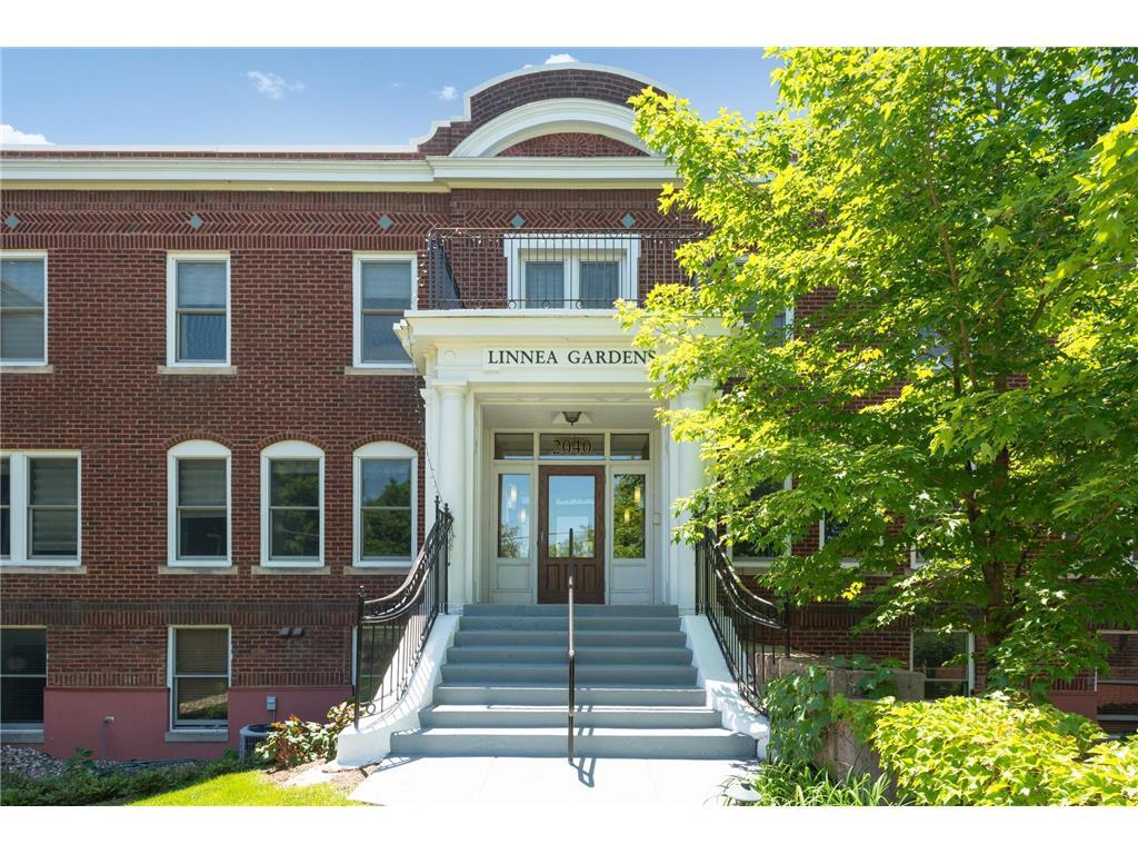 Primary Photo - 2040 Como Ave