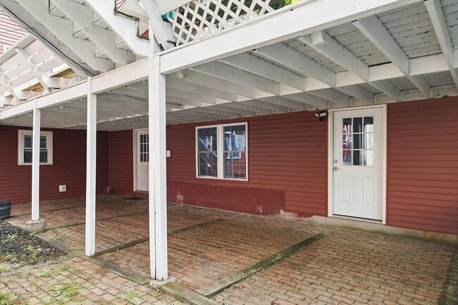 Building Photo - 27 Davis Ave